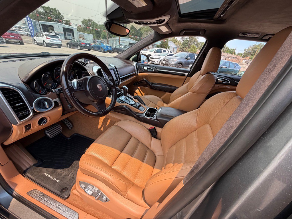 2014 Porsche Cayenne Image 10