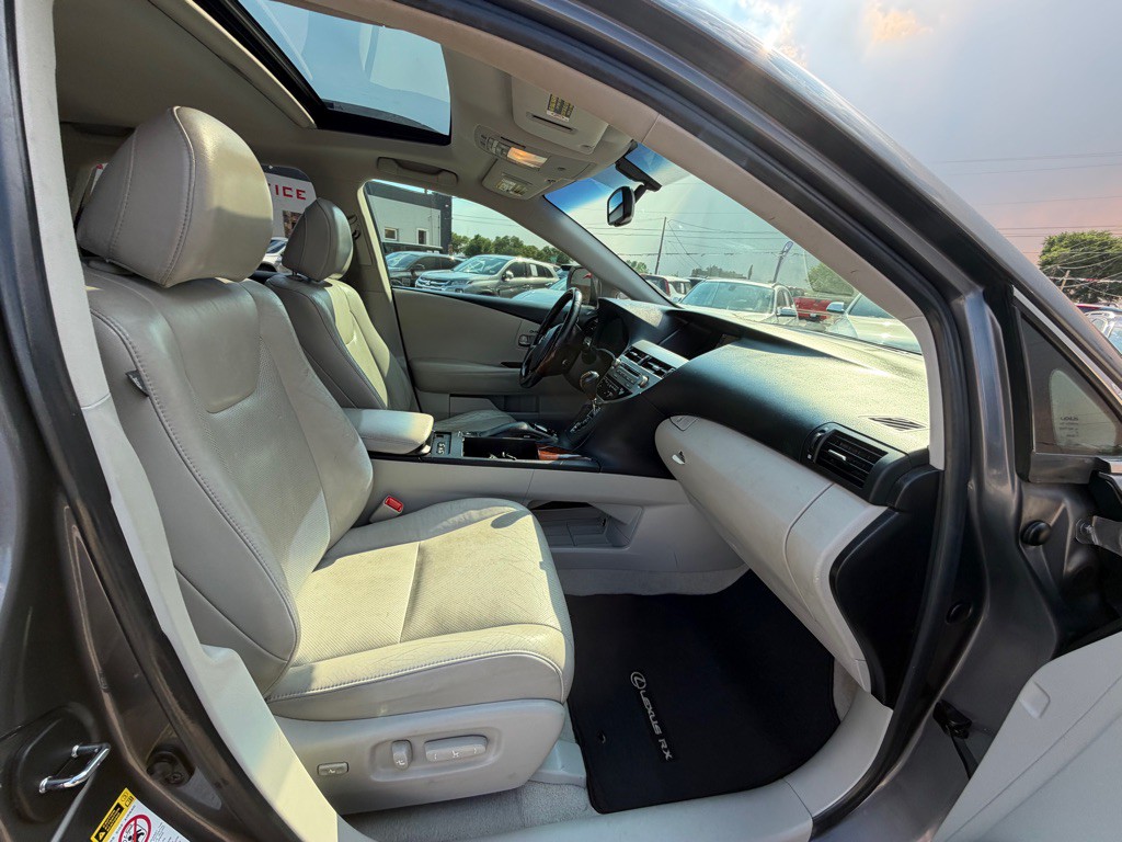2012 Lexus RX Image 16