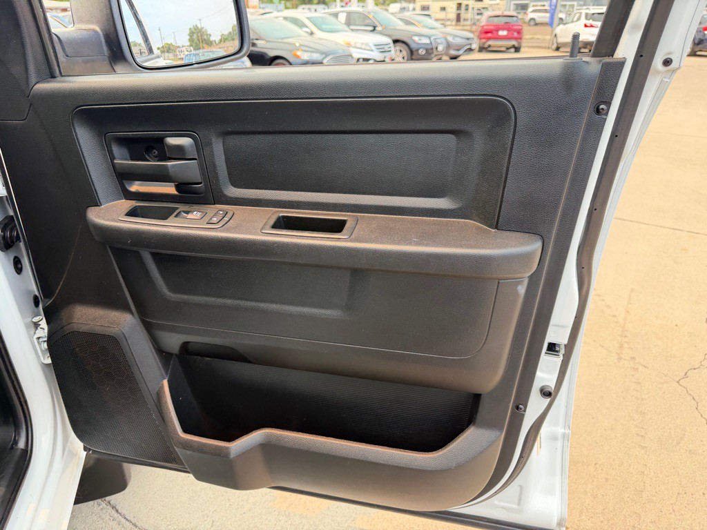 2014 RAM 1500 Image 17