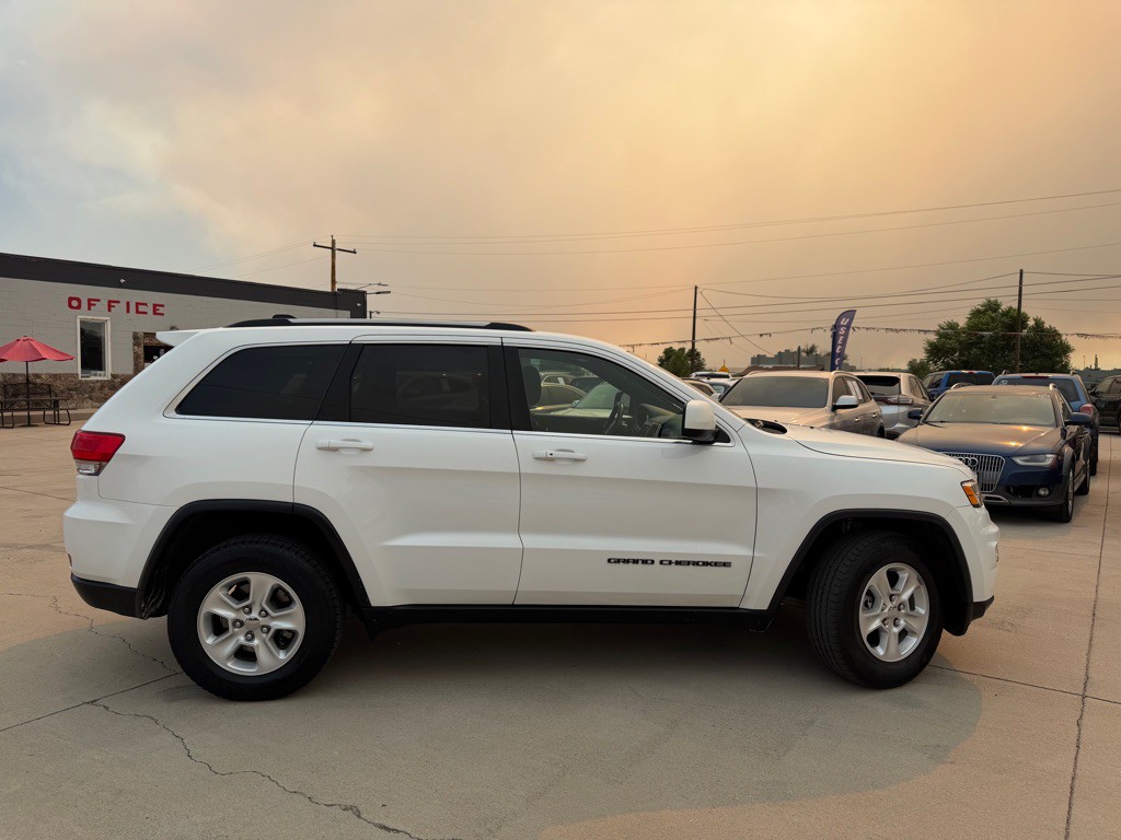 2017 Jeep Grand Cherokee Image 2