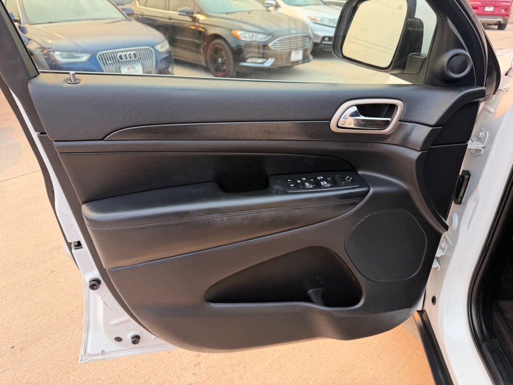 2017 Jeep Grand Cherokee Image 10