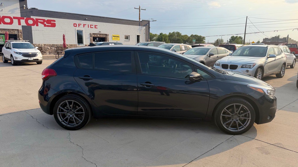 2018 Kia Forte Image 2