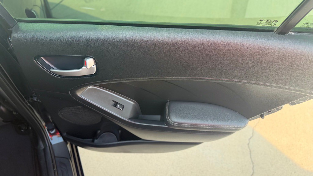 2018 Kia Forte Image 16