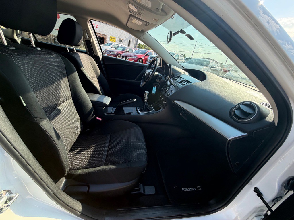 2012 Mazda Mazda3 Image 15
