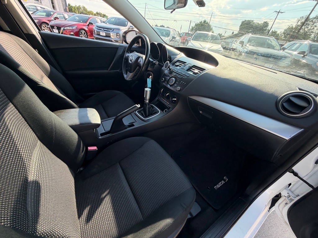 2012 Mazda Mazda3 Image 16