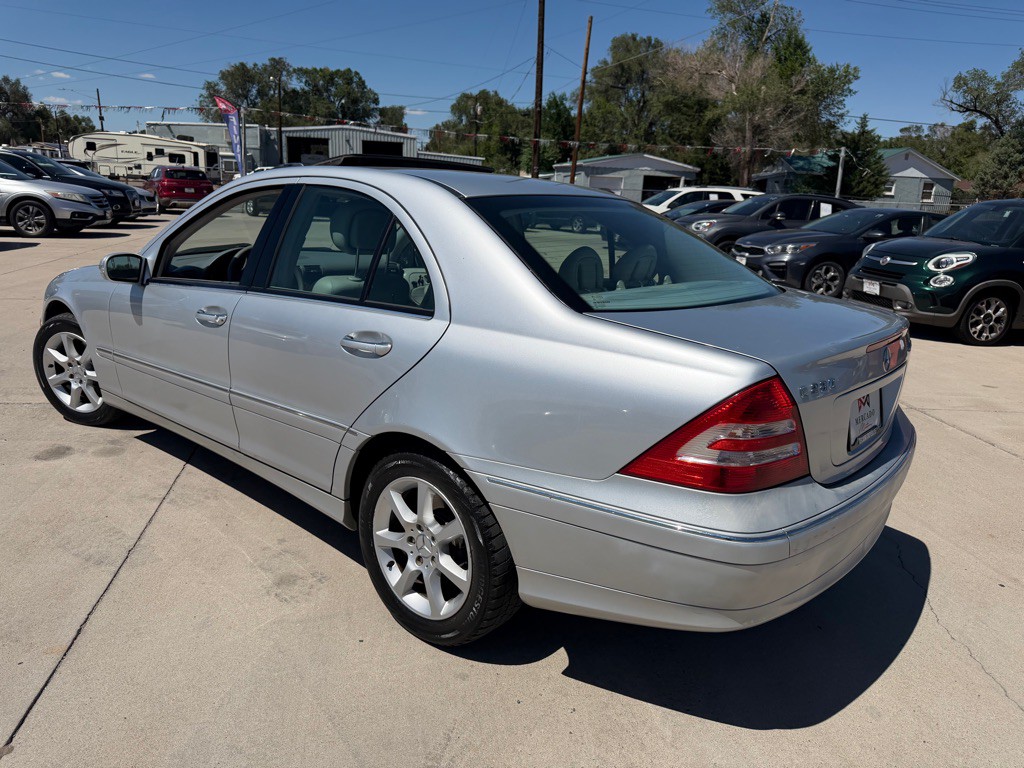 2007 Mercedes-Benz C-Class Image 5