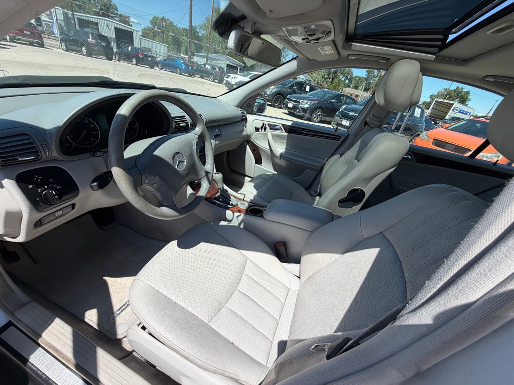 2007 Mercedes-Benz C-Class Image 9