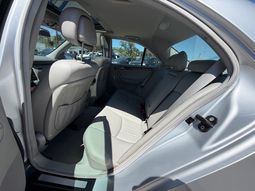 2007 Mercedes-Benz C-Class Image 11