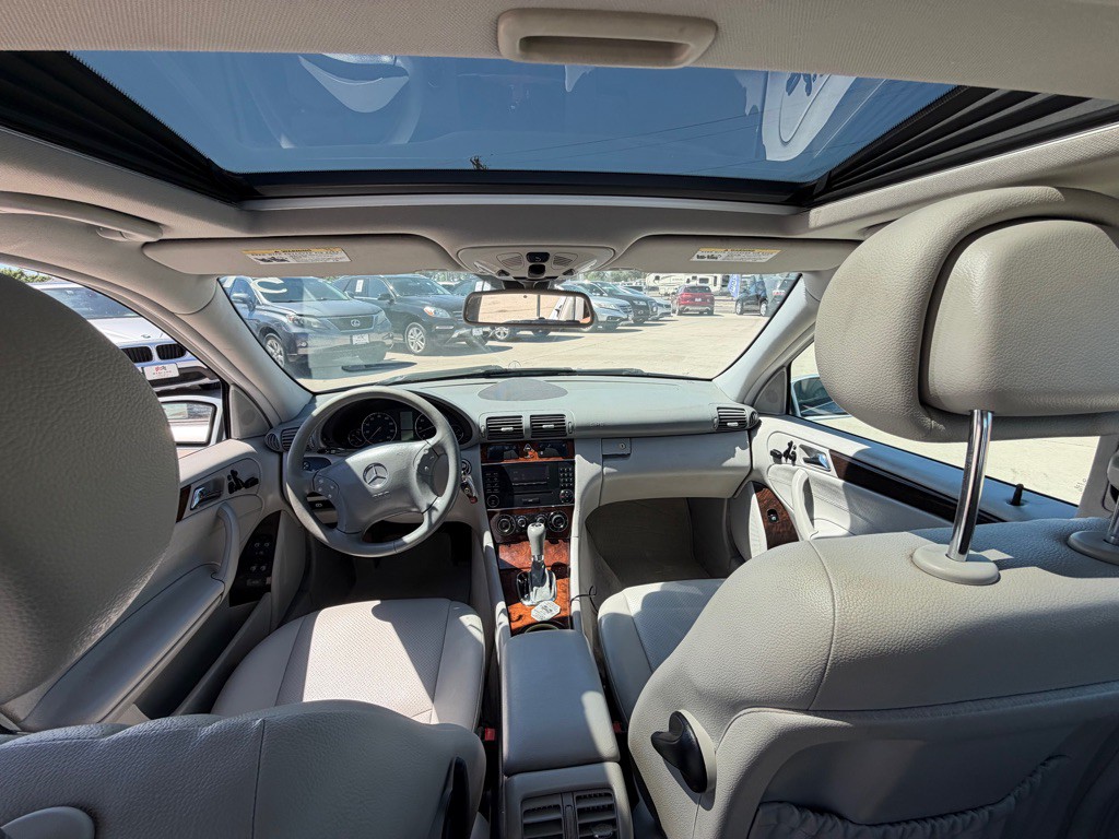 2007 Mercedes-Benz C-Class Image 13