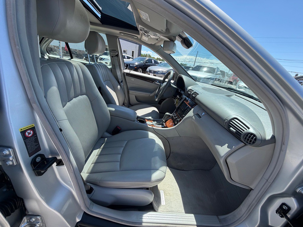 2007 Mercedes-Benz C-Class Image 17