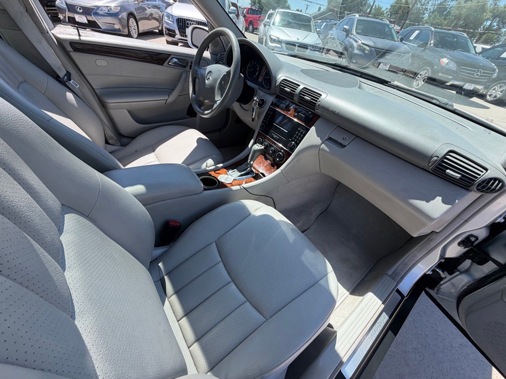 2007 Mercedes-Benz C-Class Image 18