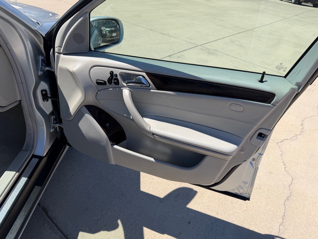 2007 Mercedes-Benz C-Class Image 19