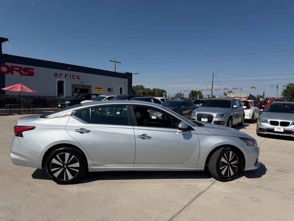 2021 Nissan Altima Image 2