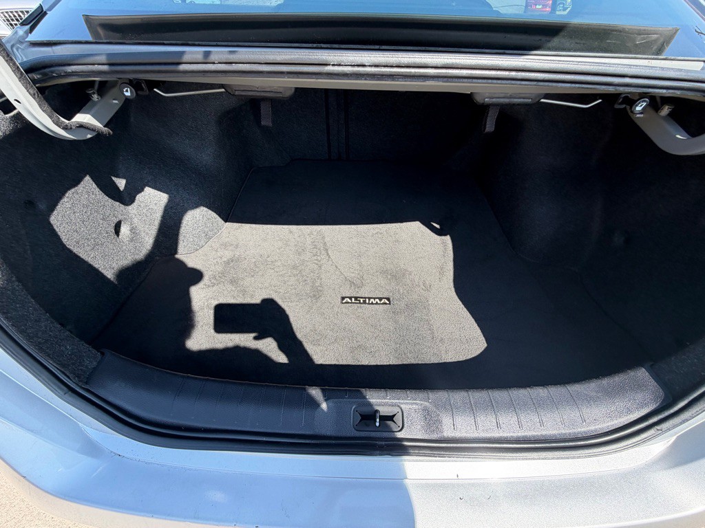 2021 Nissan Altima Image 13