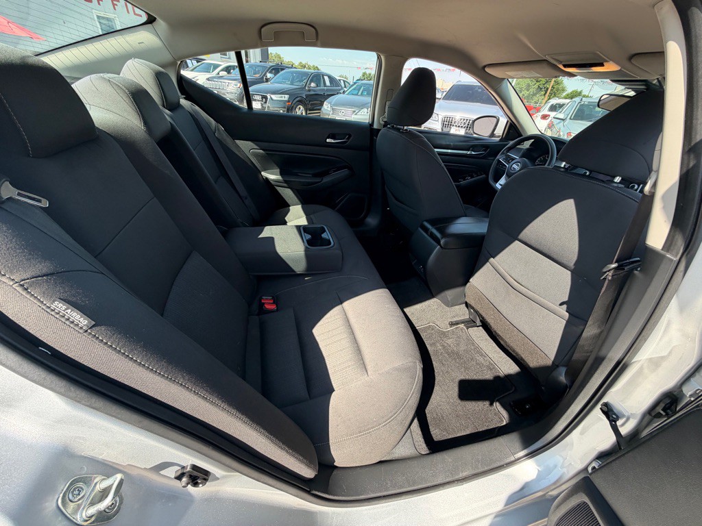 2021 Nissan Altima Image 14