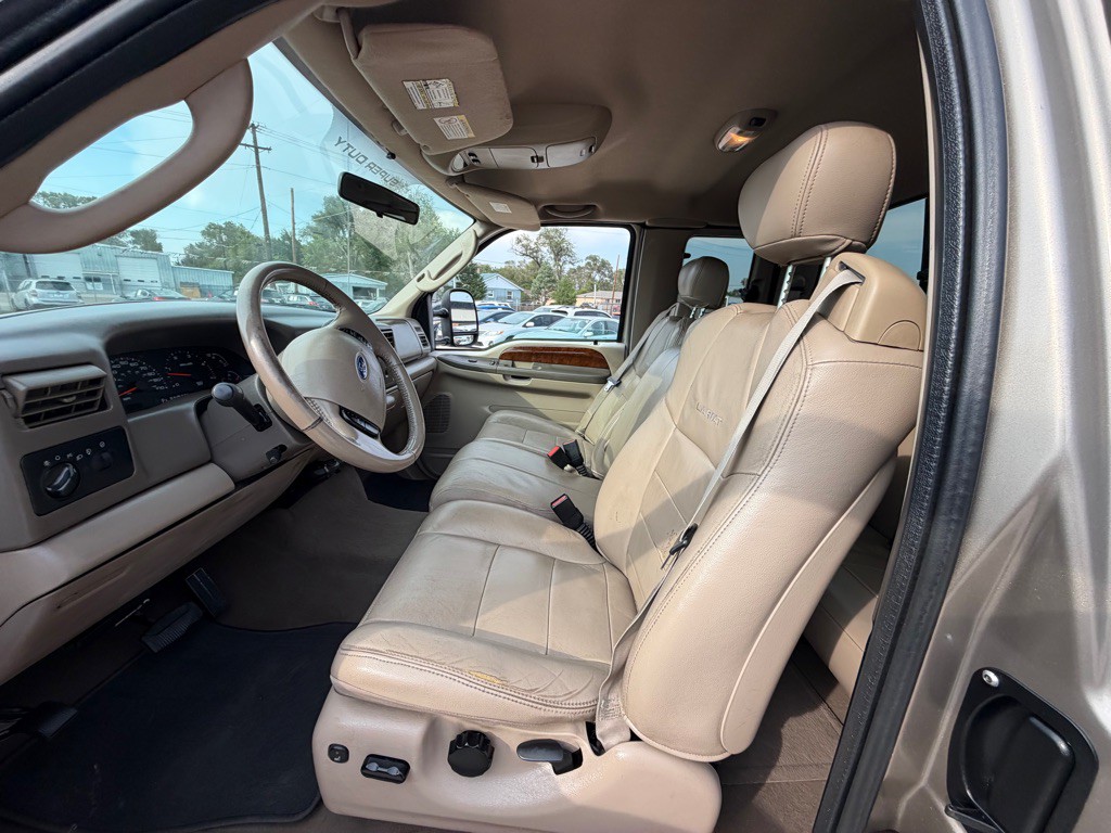 2004 Ford F-250 Image 8