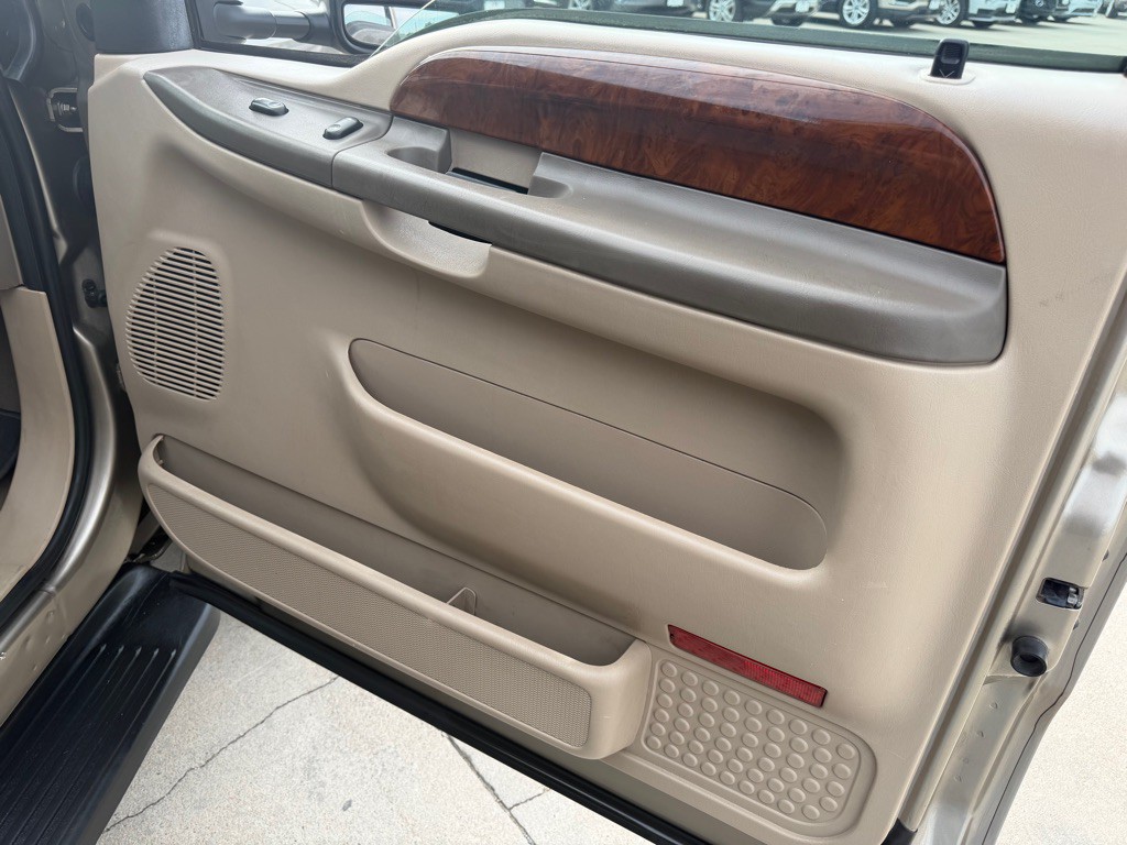2004 Ford F-250 Image 17