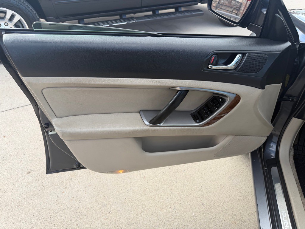 2008 Subaru Outback Image 10