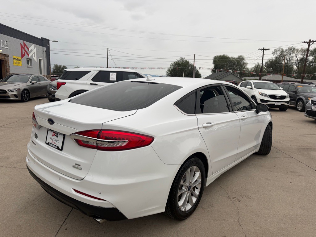 2020 Ford Fusion Image 3
