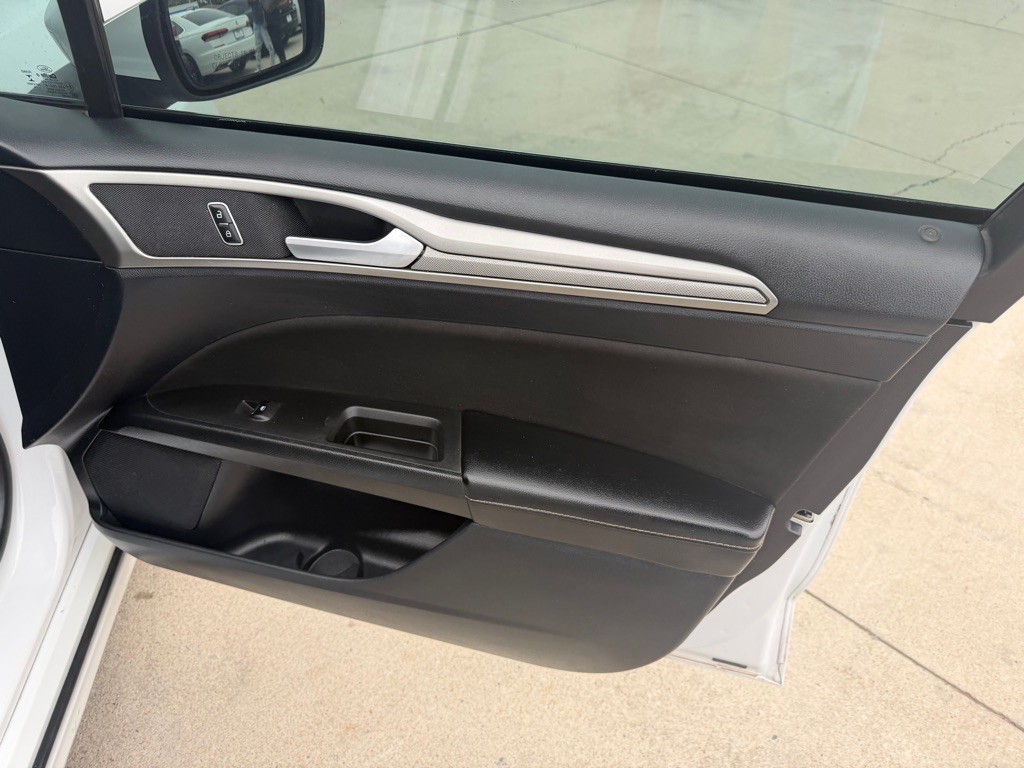 2020 Ford Fusion Image 17
