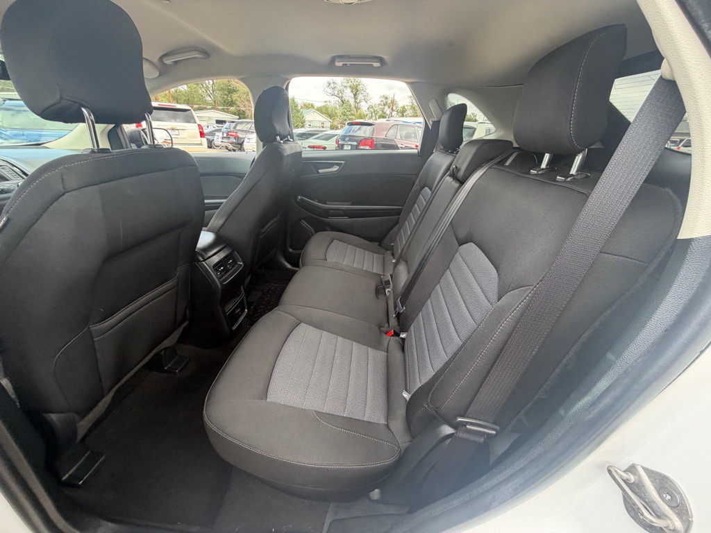 2019 Ford Edge Image 10