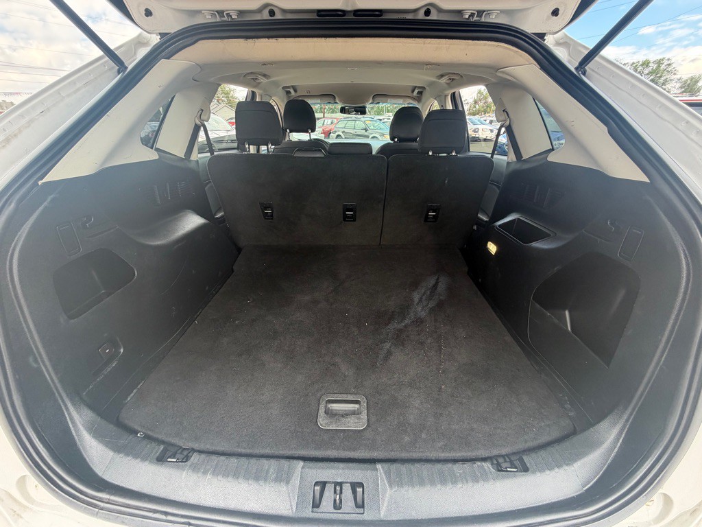 2019 Ford Edge Image 12