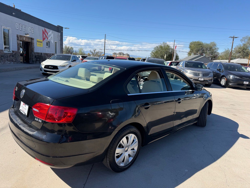 2013 Volkswagen Jetta Image 2