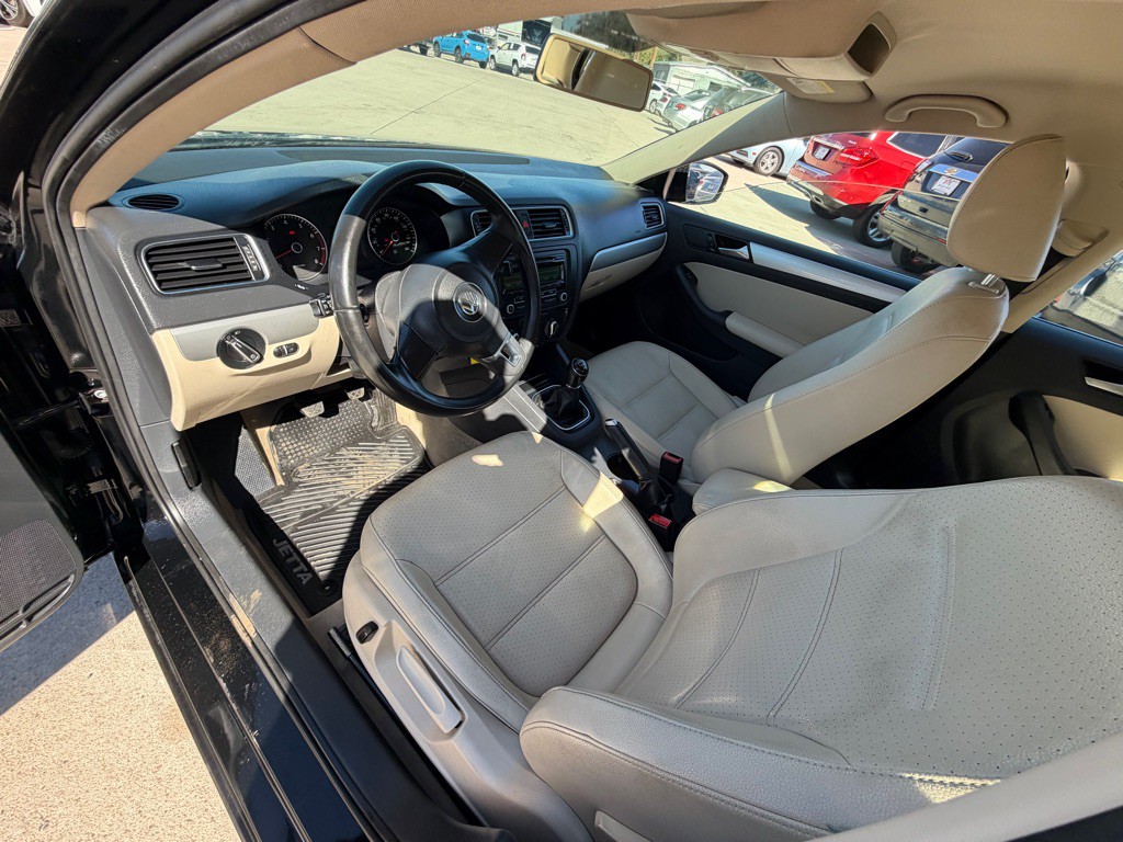 2013 Volkswagen Jetta Image 8