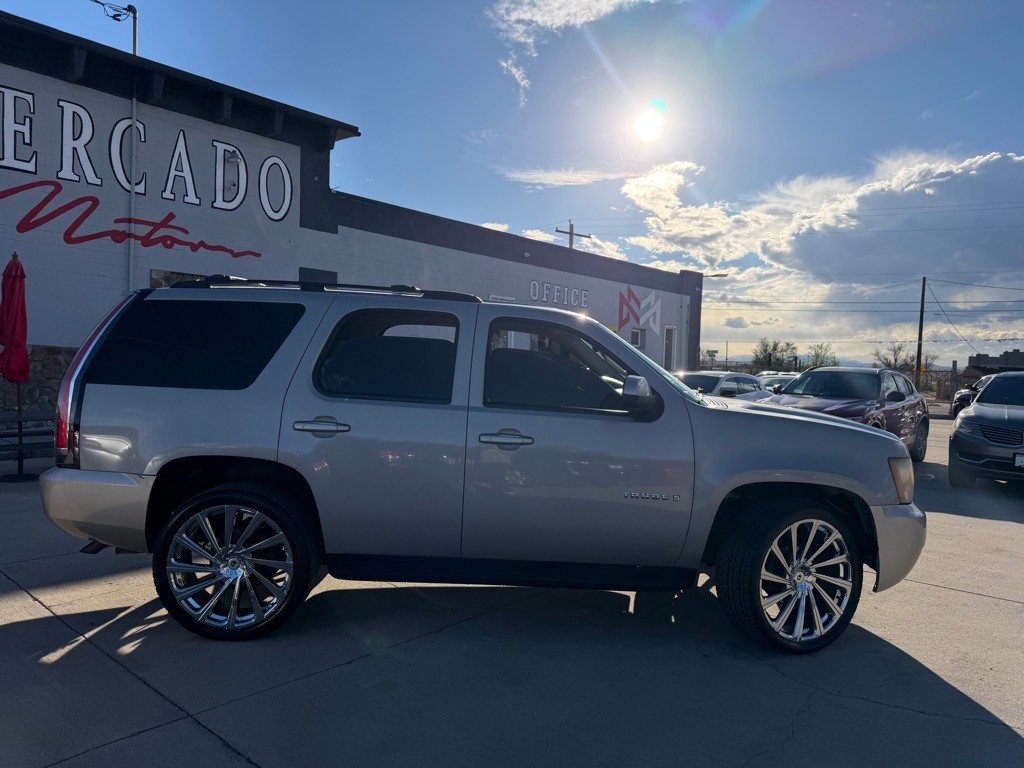 2007 Chevrolet Tahoe Image 2