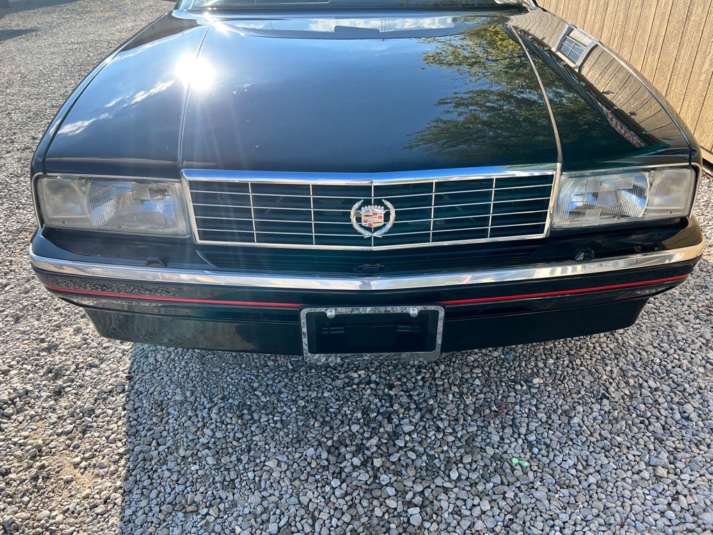 1990 Cadillac Allante Image 3