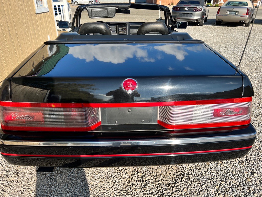 1990 Cadillac Allante Image 5
