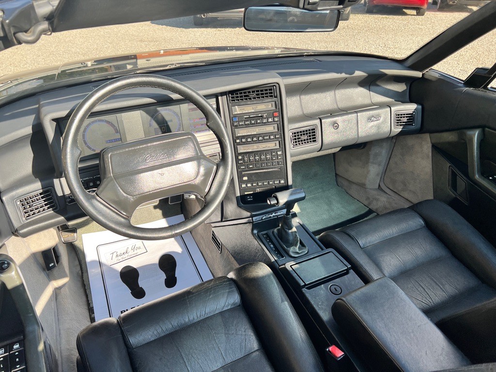 1990 Cadillac Allante Image 8