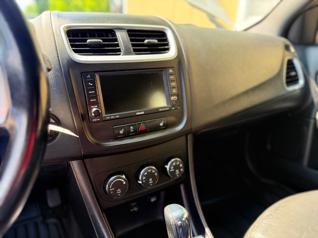 2011 Dodge Avenger Image 7