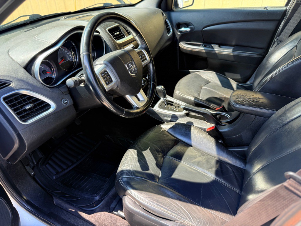 2011 Dodge Avenger Image 8