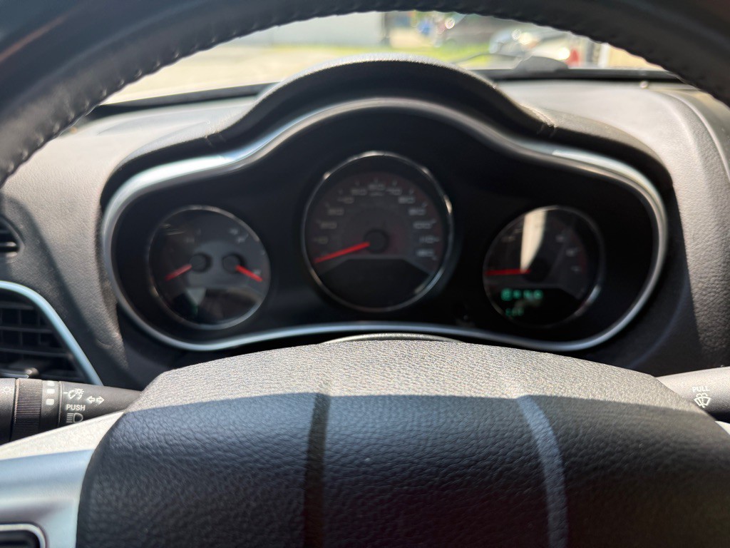 2011 Dodge Avenger Image 17