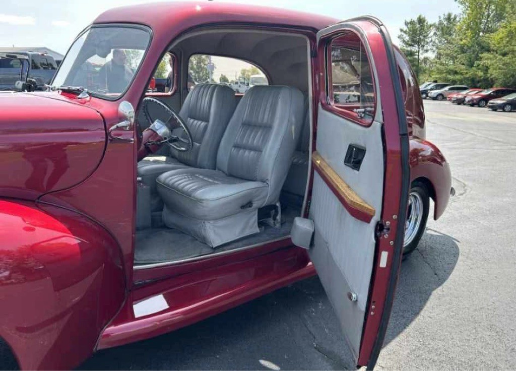 1940 Ford Deluxe Image 6
