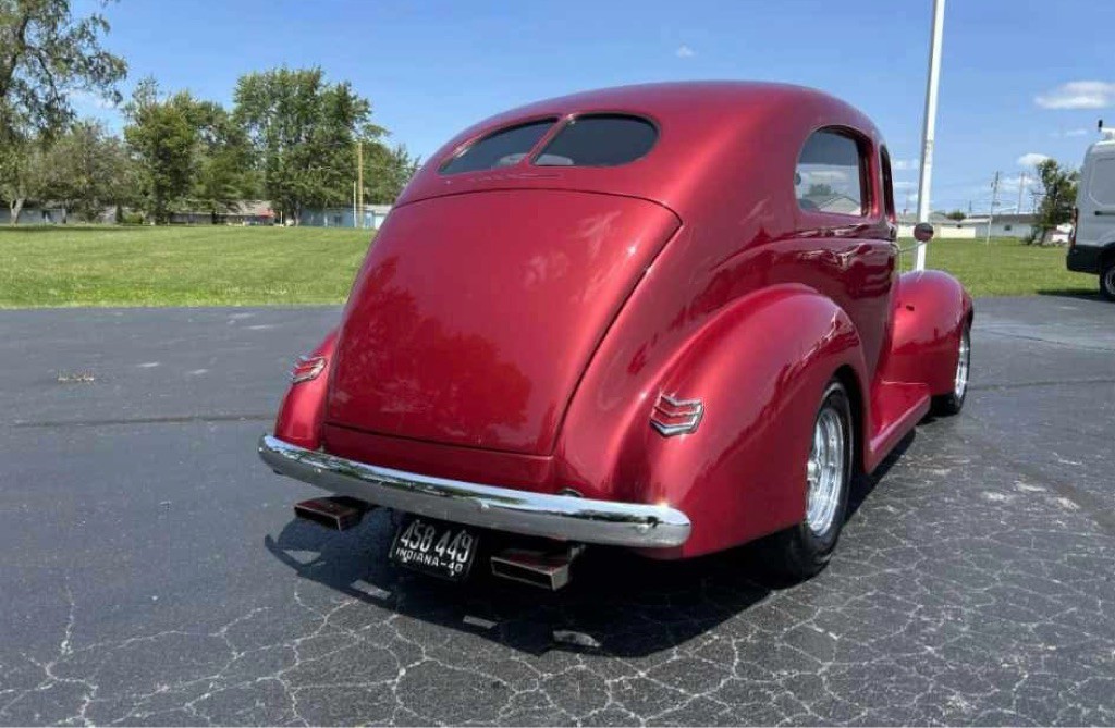 1940 Ford Deluxe Image 9