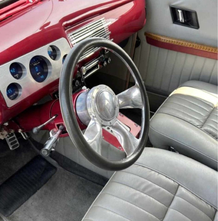 1940 Ford Deluxe Image 11