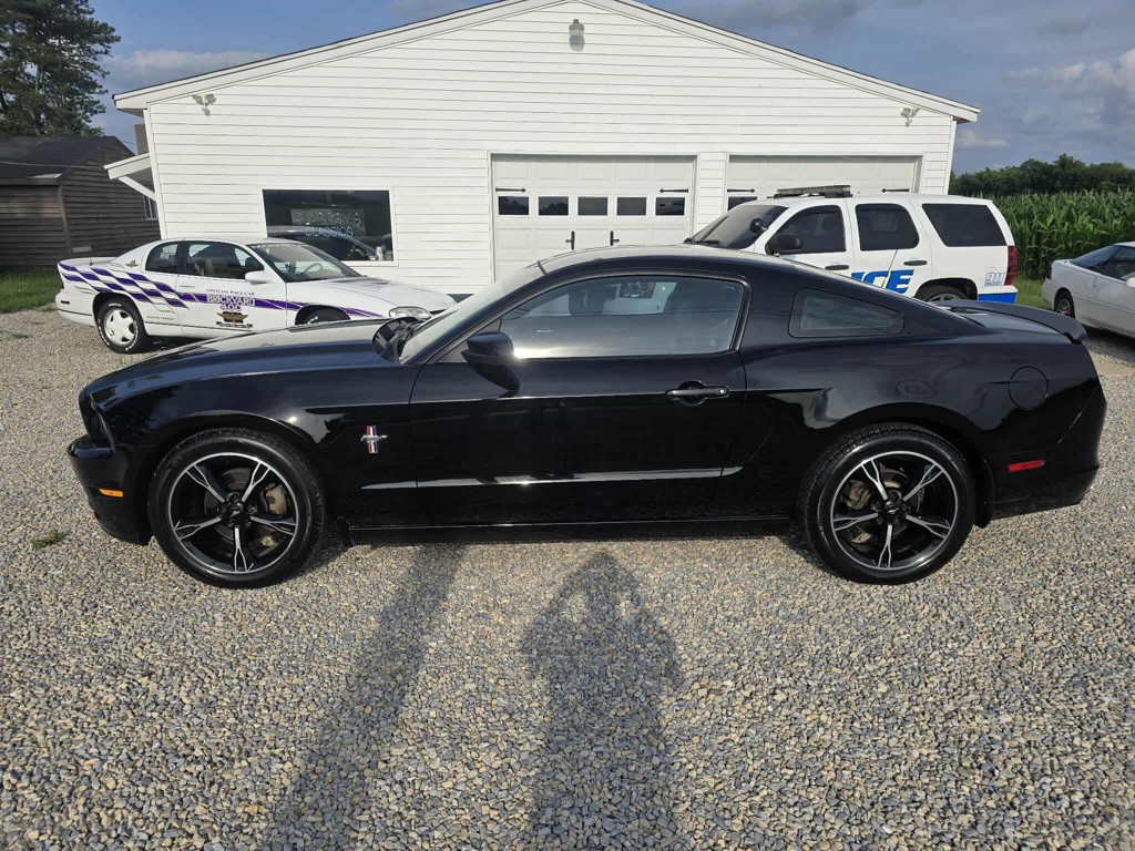 2013 Ford Mustang Image 1