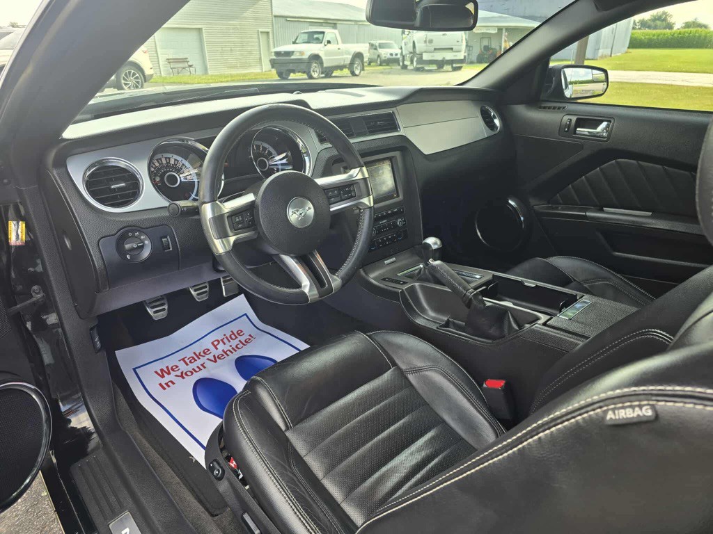 2013 Ford Mustang Image 17