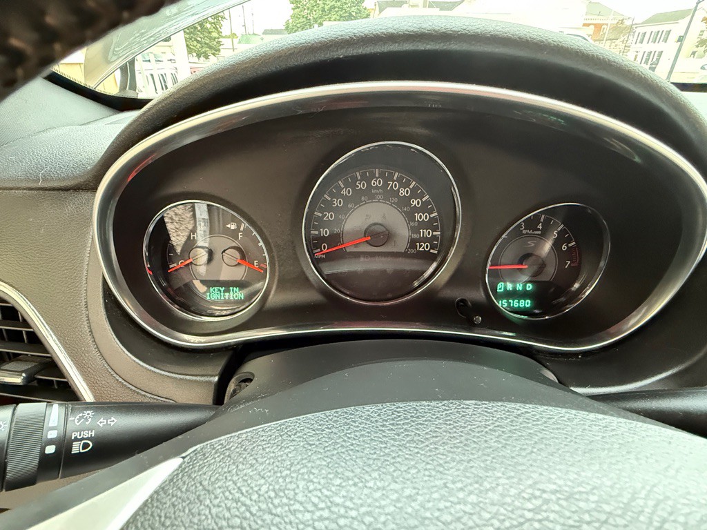 2012 Chrysler 200 Image 4