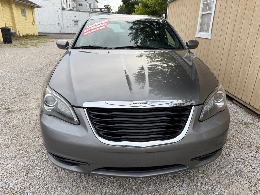 2012 Chrysler 200 Image 9