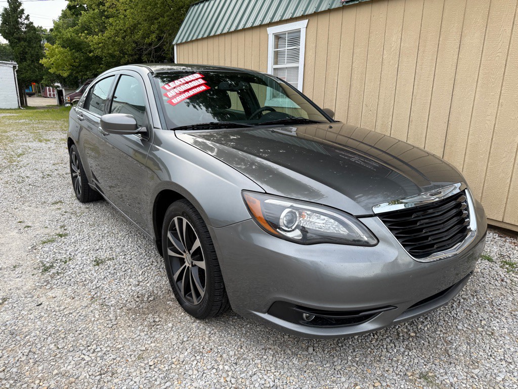 2012 Chrysler 200 Image 11