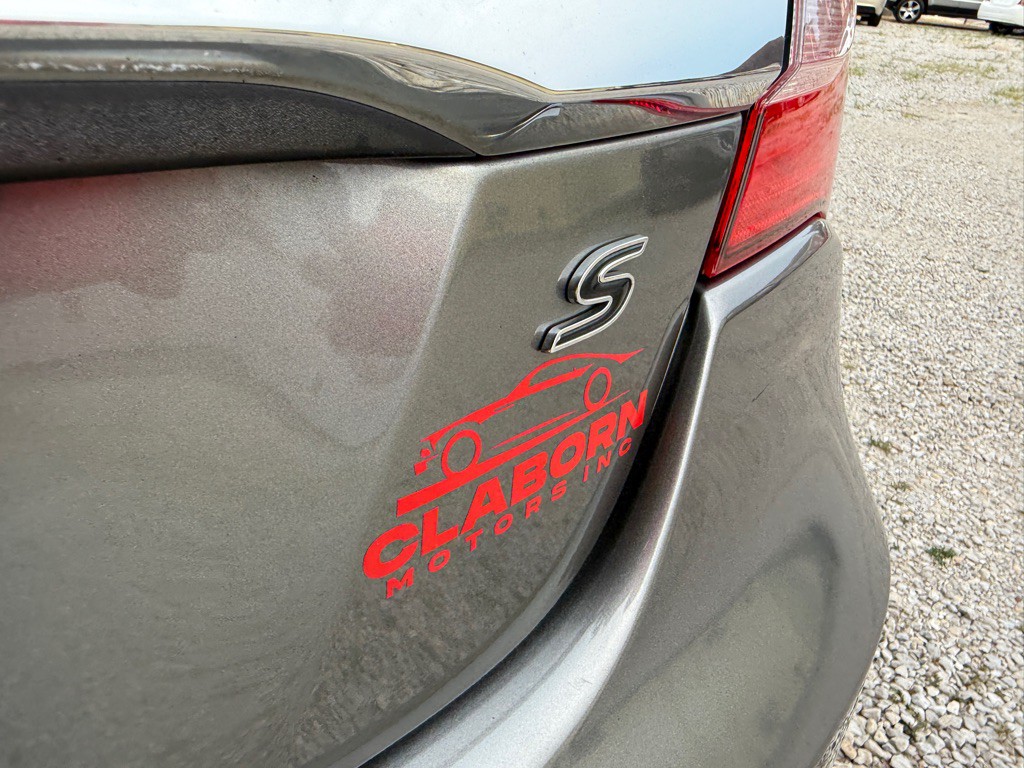 2012 Chrysler 200 Image 19