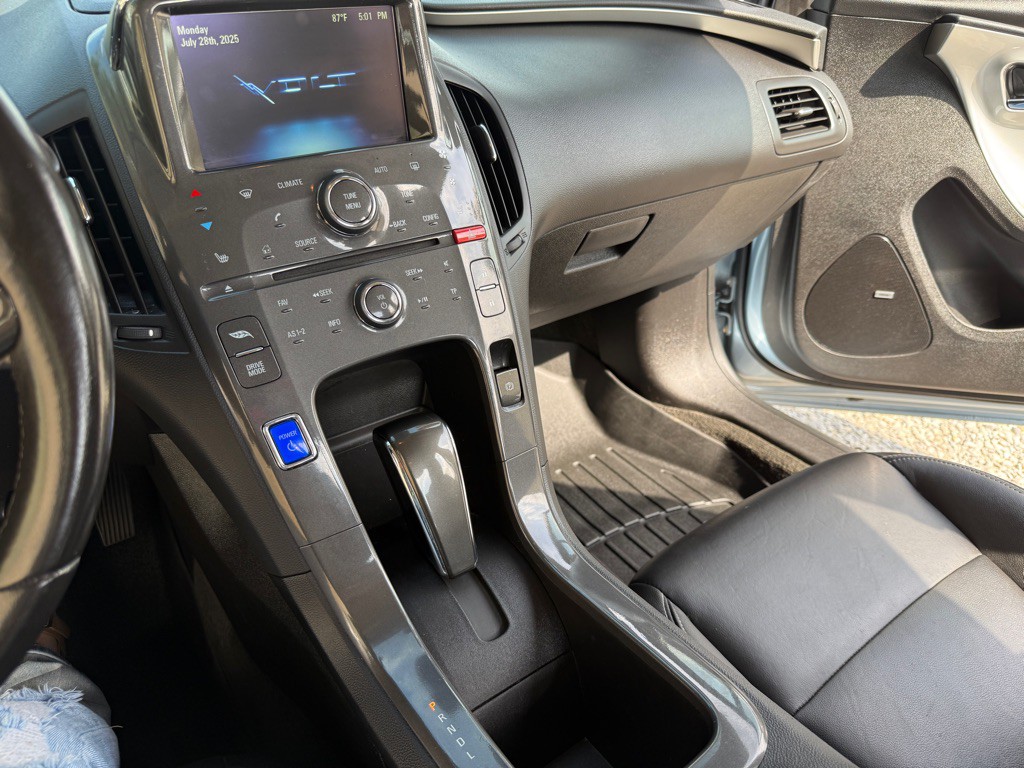 2014 Chevrolet Volt Image 2