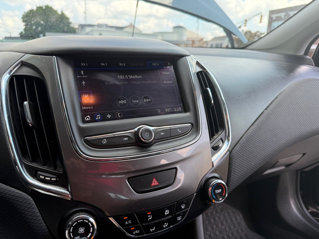 2019 Chevrolet Cruze Image 5