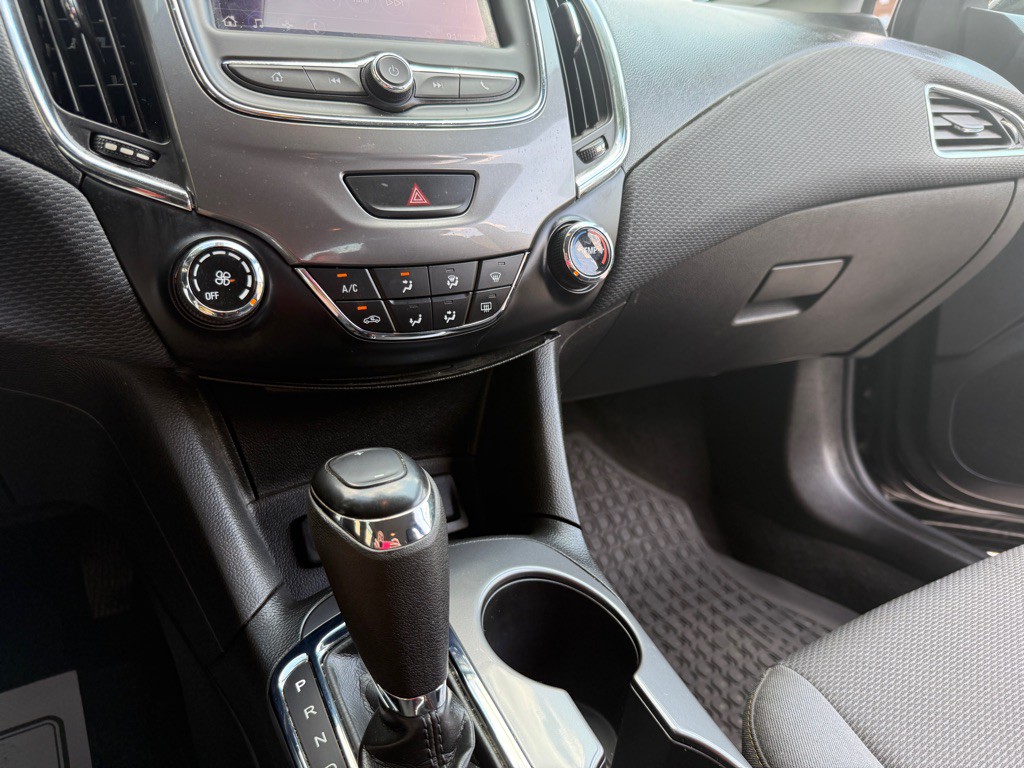 2019 Chevrolet Cruze Image 6