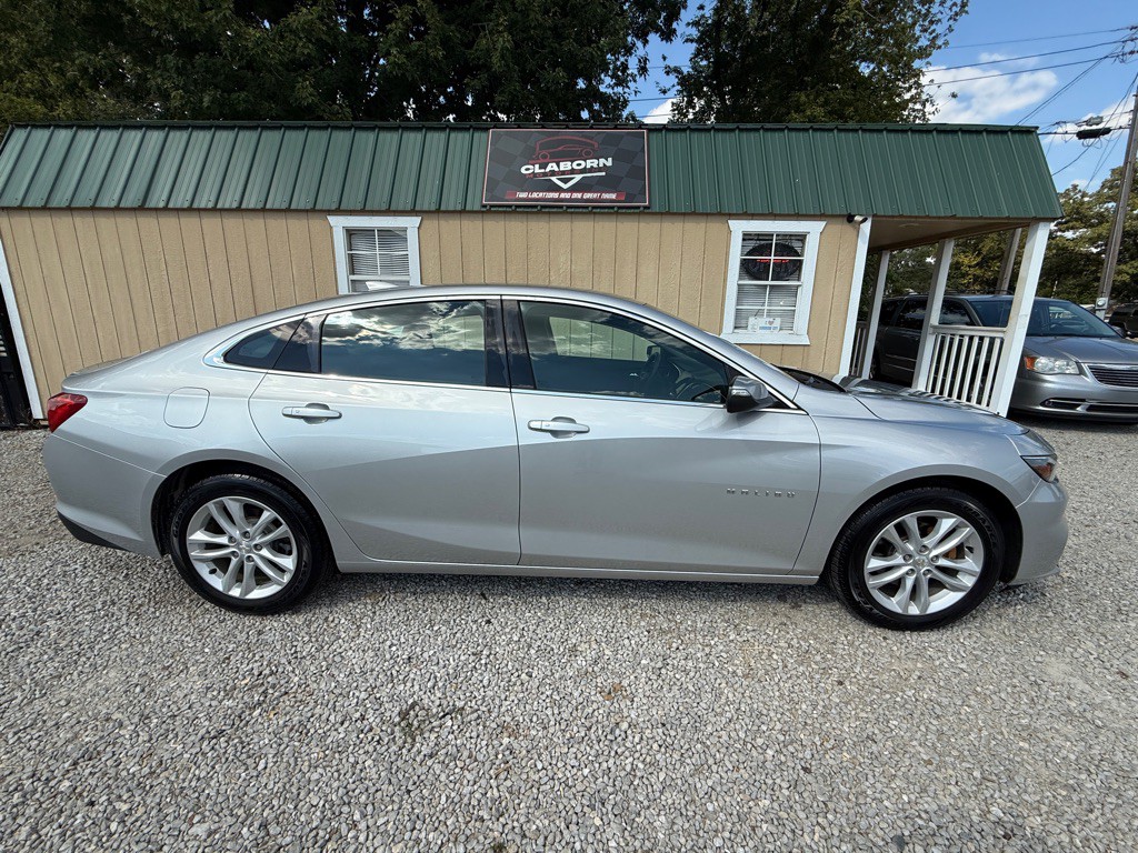 2017 Chevrolet Malibu Image 1