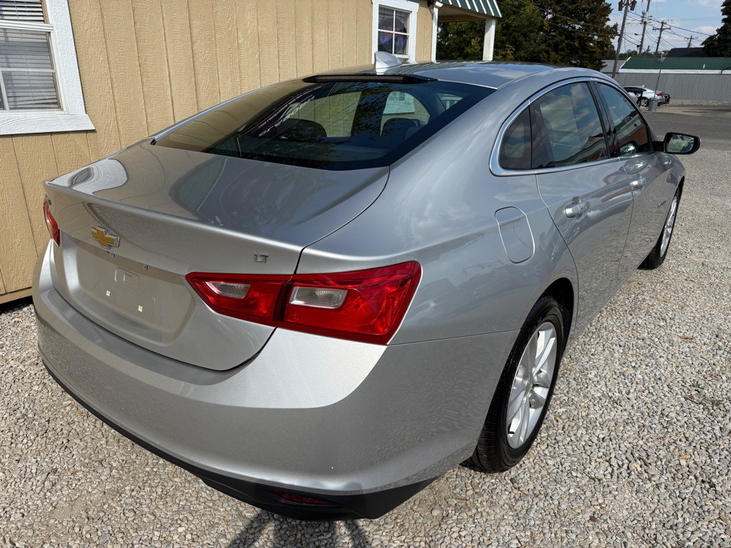 2017 Chevrolet Malibu Image 12