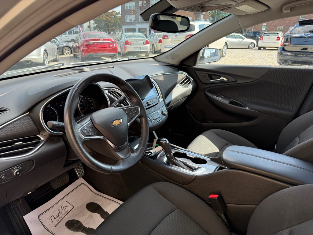 2017 Chevrolet Malibu Image 13